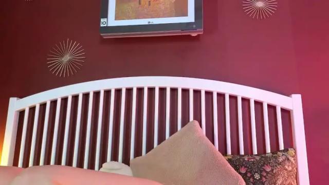 Image 8 of laurenbrite Stream on Chaturbate on 7 days ago