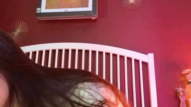 Image 3 of laurenbrite Stream on Chaturbate on 6 days ago