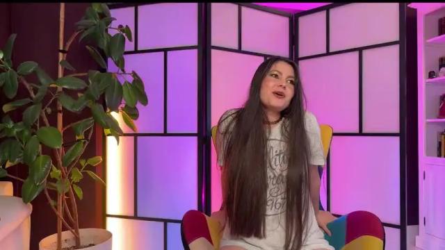 Image 6 of laurenbrite Stream on Chaturbate on 1 month ago