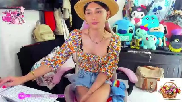Image 12 of laurencesophiets Stream on Chaturbate on 1 month ago