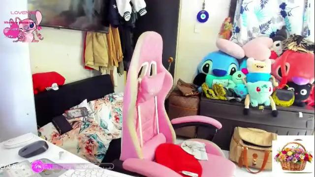 Image 2 of laurencesophiets Stream on Chaturbate on 1 month ago