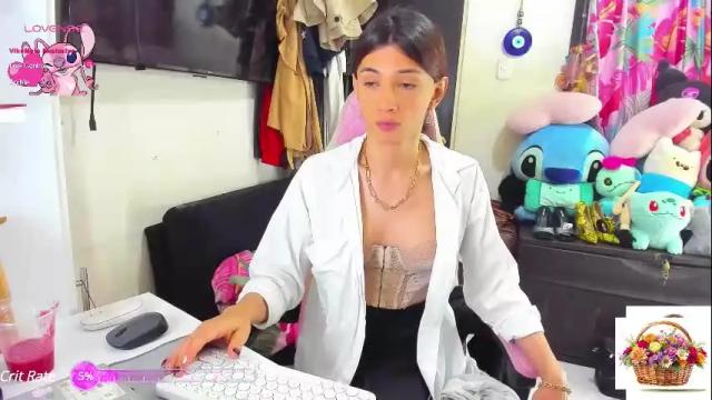 Image 7 of laurencesophiets Stream on Chaturbate on 20 days ago