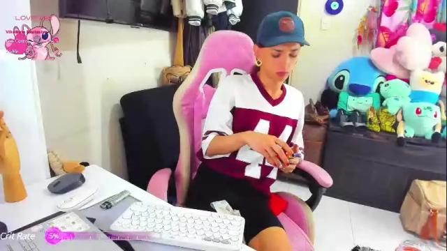 Image 12 of laurencesophiets Stream on Chaturbate on 5 days ago