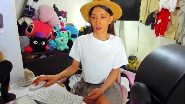 Image 2 of laurencesophiets Stream on Chaturbate on 2 months ago