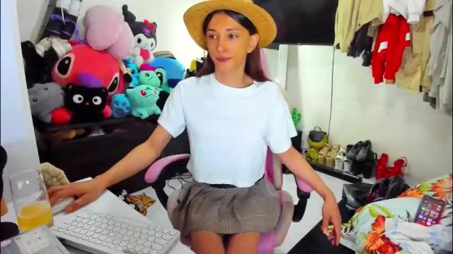 Image 4 of laurencesophiets Stream on Chaturbate on 2 months ago