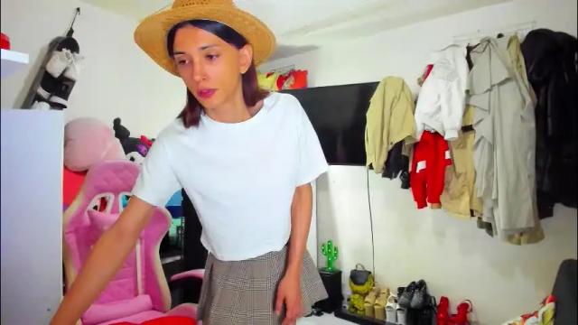 Image 8 of laurencesophiets Stream on Chaturbate on 2 months ago