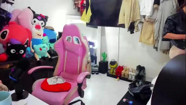 Image 10 of laurencesophiets Stream on Chaturbate on 2 months ago