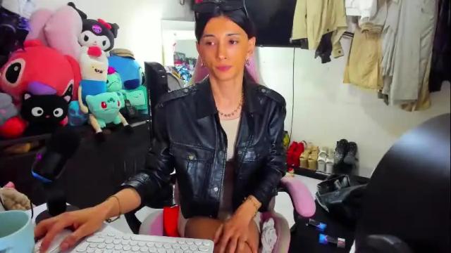 Image 4 of laurencesophiets Stream on Chaturbate on 2 months ago