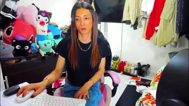 Image 3 of laurencesophiets Stream on Chaturbate on 2 months ago