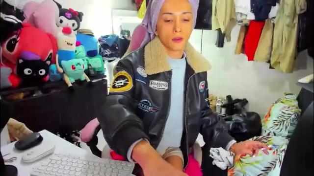 Image 2 of laurencesophiets Stream on Chaturbate on 2 months ago