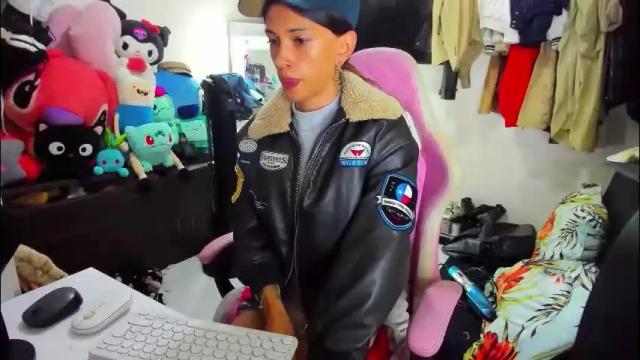 Image 8 of laurencesophiets Stream on Chaturbate on 2 months ago