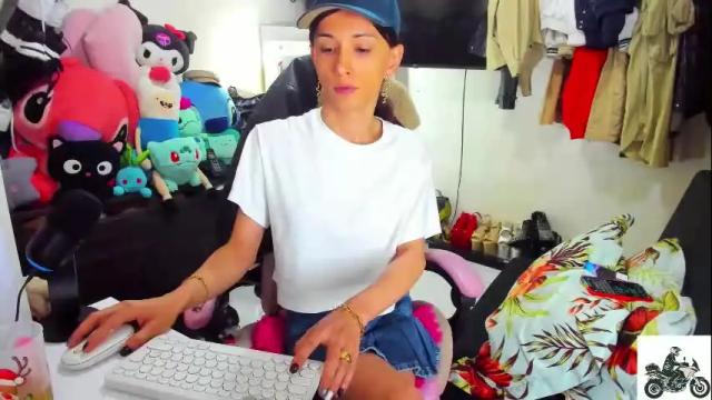Image 6 of laurencesophiets Stream on Chaturbate on 2 months ago