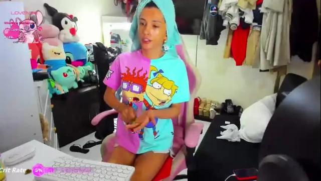 Image 3 of laurencesophiets Stream on Chaturbate on 1 month ago