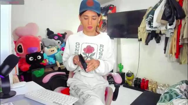 Image 6 of laurencesophiets Stream on Chaturbate on 24 days ago