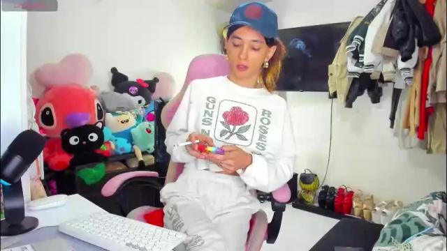 Image 7 of laurencesophiets Stream on Chaturbate on 24 days ago