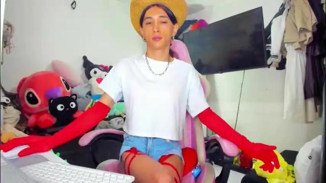 Image 10 of laurencesophiets Stream on Chaturbate on 14 hours ago
