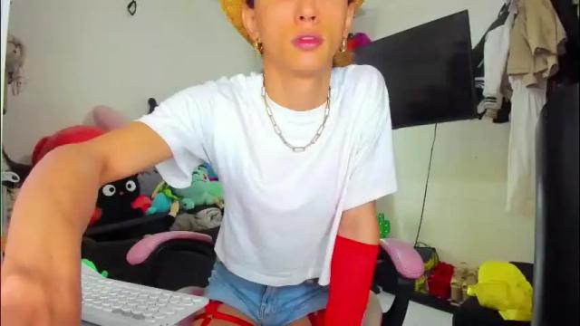 Image 4 of laurencesophiets Stream on Chaturbate on 14 hours ago