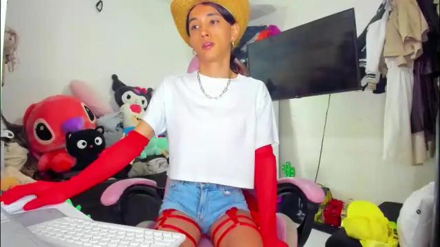 Image 7 of laurencesophiets Stream on Chaturbate on 14 hours ago
