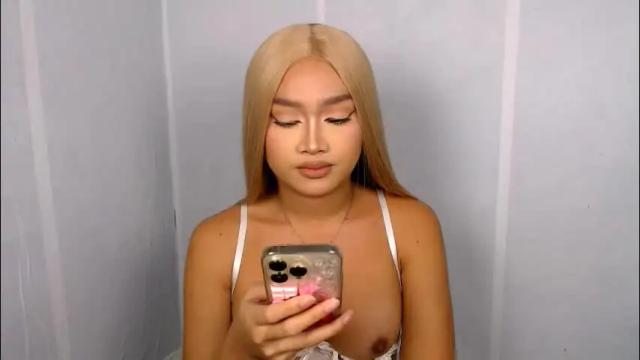 Image 3 of laurenfox16 Stream on Chaturbate on 2 months ago