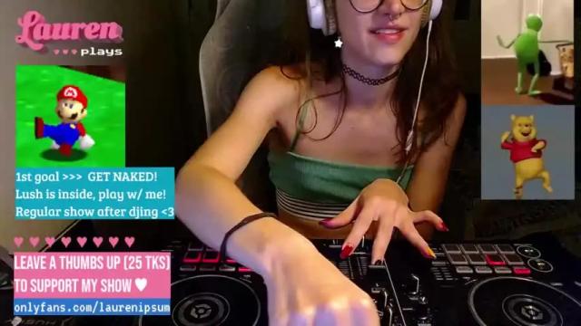 Image 3 of laurenipsumsit Stream on Chaturbate on 16 months ago