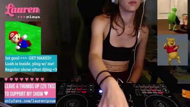 Image 12 of laurenipsumsit Stream on Chaturbate on 16 months ago