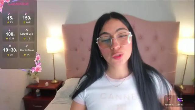 Image 8 of laurenn_smitth Stream on Chaturbate on 1 month ago