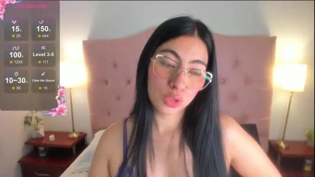 Image 3 of laurenn_smitth Stream on Chaturbate on 1 month ago