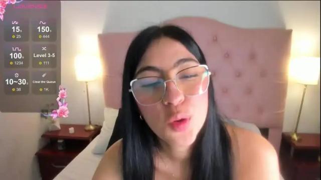 Image 6 of laurenn_smitth Stream on Chaturbate on 19 days ago