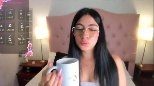 Image 8 of laurenn_smitth Stream on Chaturbate on 19 days ago