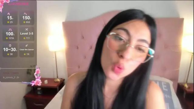 Image 12 of laurenn_smitth Stream on Chaturbate on 13 days ago