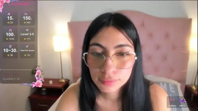 Image 8 of laurenn_smitth Stream on Chaturbate on 13 days ago
