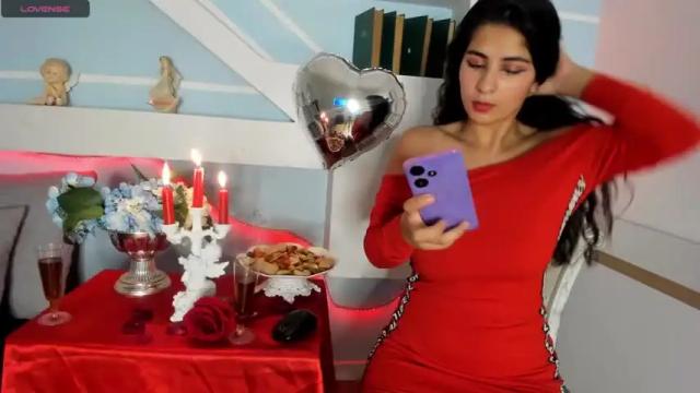 Image 2 of laurennhall Stream on Chaturbate on 18 months ago