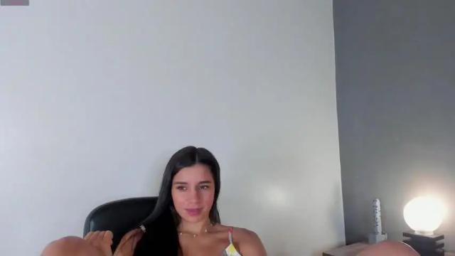 Image 3 of laurensmiith_ Stream on Chaturbate on 15 months ago