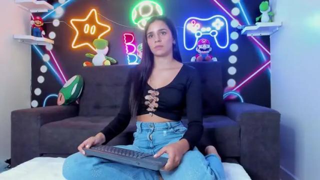 Image 10 of laurensmiith_ Stream on Chaturbate on 14 months ago
