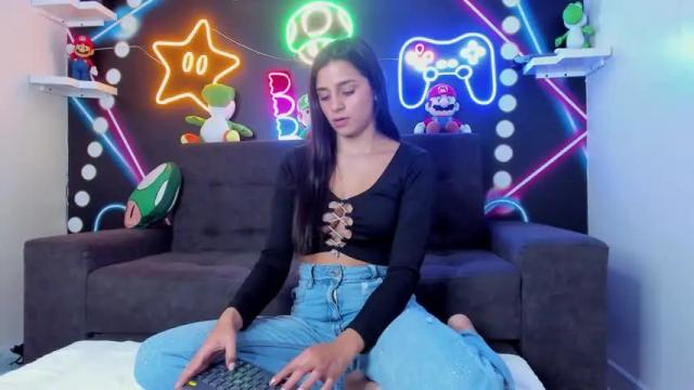 Image 11 of laurensmiith_ Stream on Chaturbate on 14 months ago