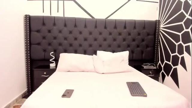 Image 3 of laurensnow1_ Stream on Chaturbate on 1 month ago