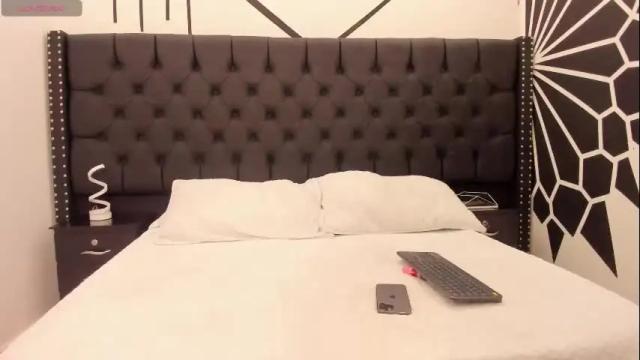 Image 4 of laurensnow1_ Stream on Chaturbate on 23 days ago