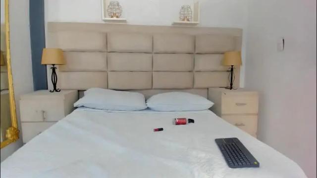 Image 2 of laurensnow1_ Stream on Chaturbate on 1 month ago