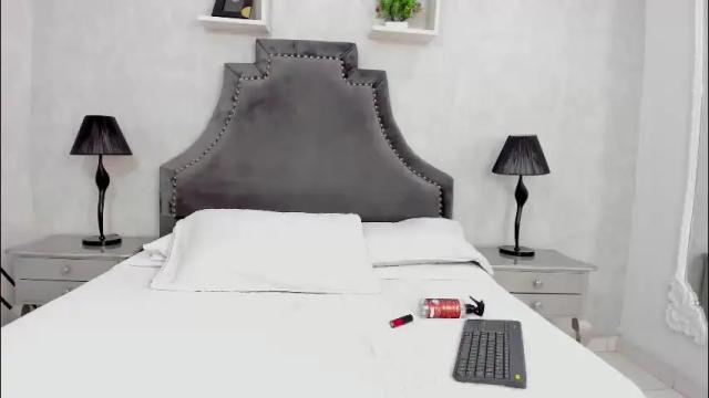 Image 2 of laurensnow1_ Stream on Chaturbate on 1 month ago