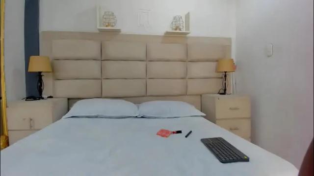 Image 2 of laurensnow1_ Stream on Chaturbate on 1 month ago