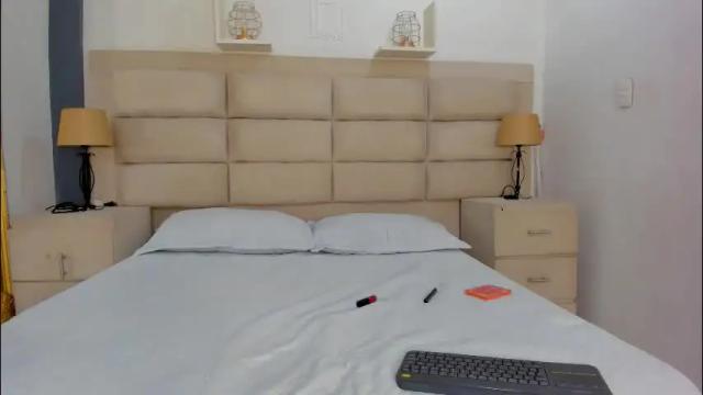 Image 4 of laurensnow1_ Stream on Chaturbate on 1 month ago