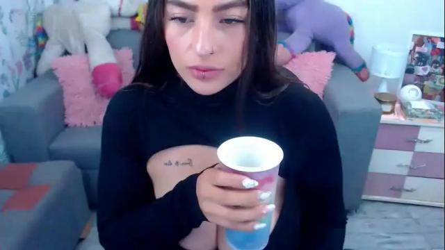 Image 2 of laurensweety_ Stream on Chaturbate on 1 month ago