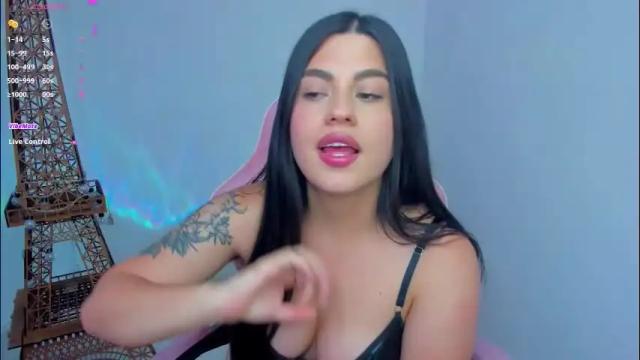 Image 11 of laurenth_foxy Stream on Chaturbate on 2 months ago