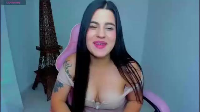 Image 2 of laurenth_foxy Stream on Chaturbate on 1 month ago