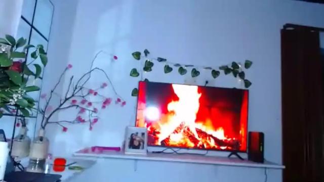 Image 2 of laurenvera_ Stream on Chaturbate on 17 months ago