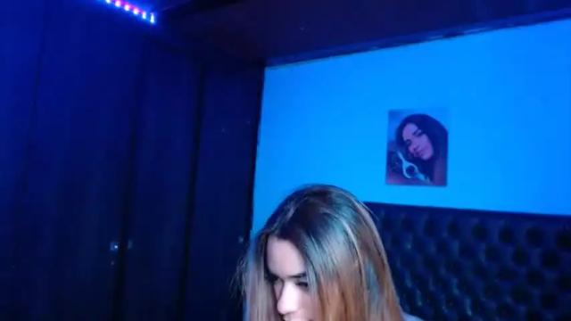 Image 3 of laurenvera_ Stream on Chaturbate on 16 months ago
