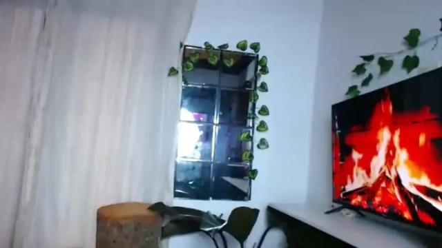 Image 7 of laurenvera_ Stream on Chaturbate on 14 months ago