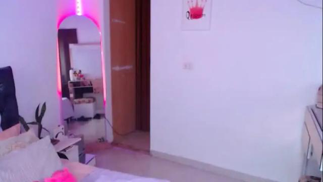 Image 3 of laurenvera_ Stream on Chaturbate on 2 months ago