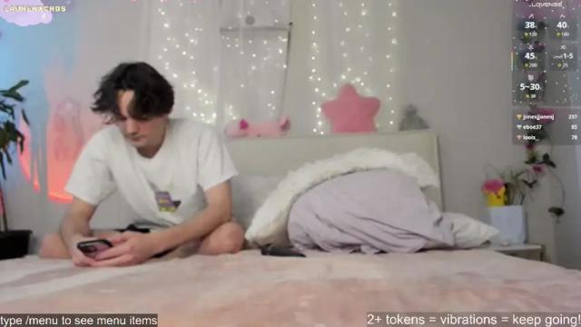 Image 10 of laurenxcros Stream on Chaturbate on 2 days ago