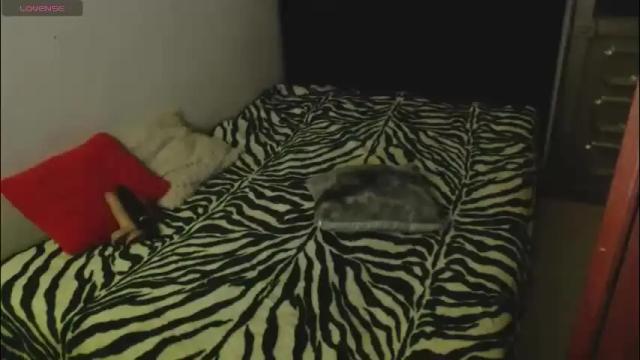 Image 7 of laurethm Stream on Chaturbate on 4 days ago